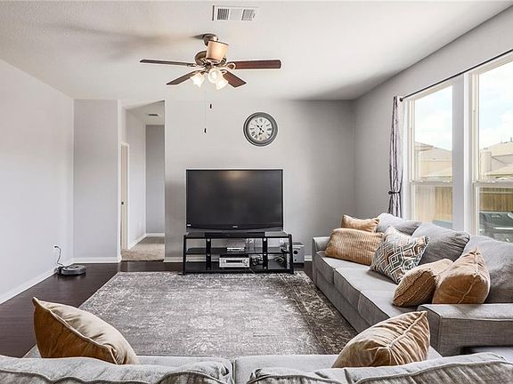 4th image of 20001 Ploughshores Ln