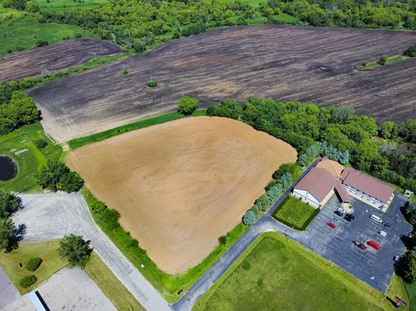 L2 Oasis Ln, Lake Mills, WI 53551