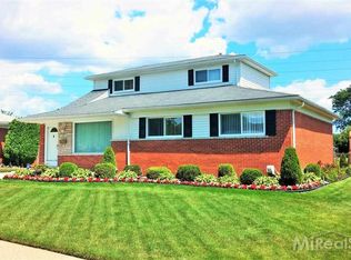 28926 Bradner Dr, Warren, MI 48088
