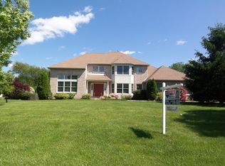 518 Rolling Glen Dr, Horsham, PA 19044