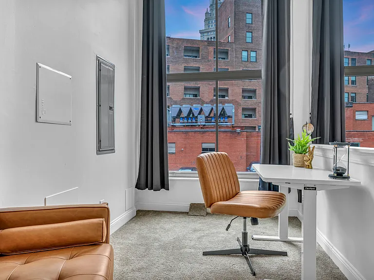 2042 E 4th St #600 — Photo 19