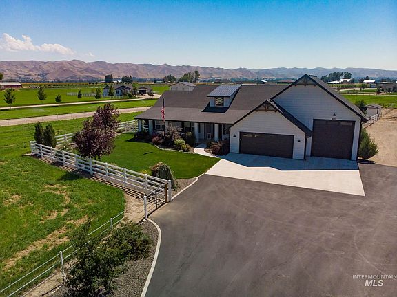 3rd image of 1709 Buttercup Ln