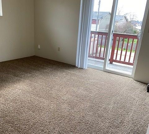 4th image of 4318 4320 South Cedar Street