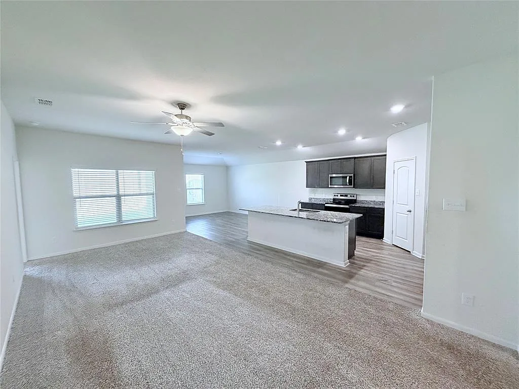 4 bed, 2.0 bath, 2006 sqft, $2,350 — Photo 1