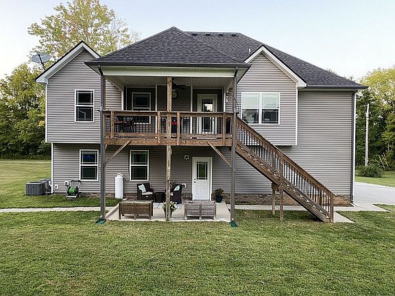 3rd image of 510 Louise Creek Rd