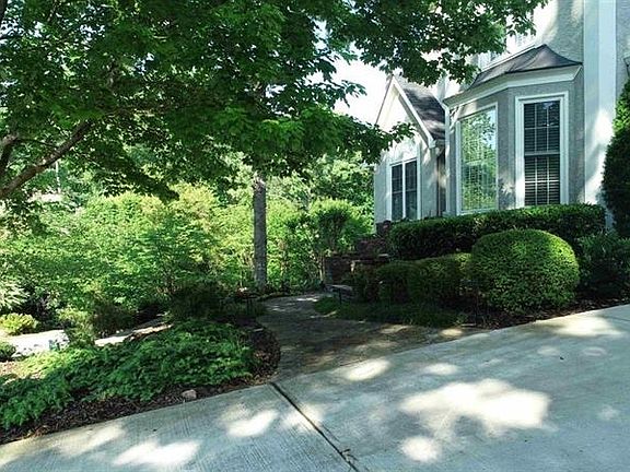 5th image of 920 Laurel Crest Dr