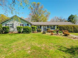 519 Dana Rd, Hendersonville, NC 28792