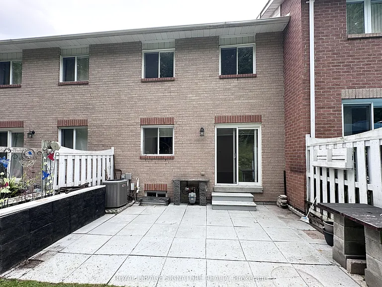 602 Gibney Cres — Photo 20