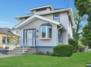 25 Marinus St, Rochelle Park, NJ 07662