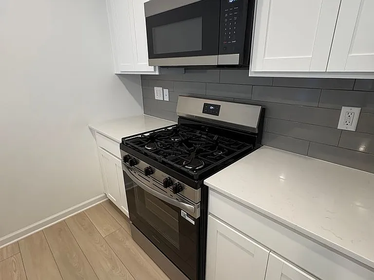 19 Napier Ct — Photo 8