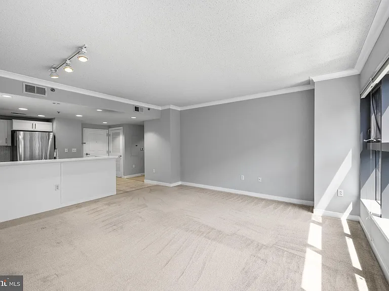 777 7th St NW #1021 — Photo 9