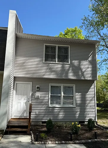 135 Raleigh St Photo 1