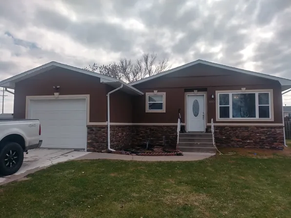 1115 Hall St, Grand Island, NE 68801