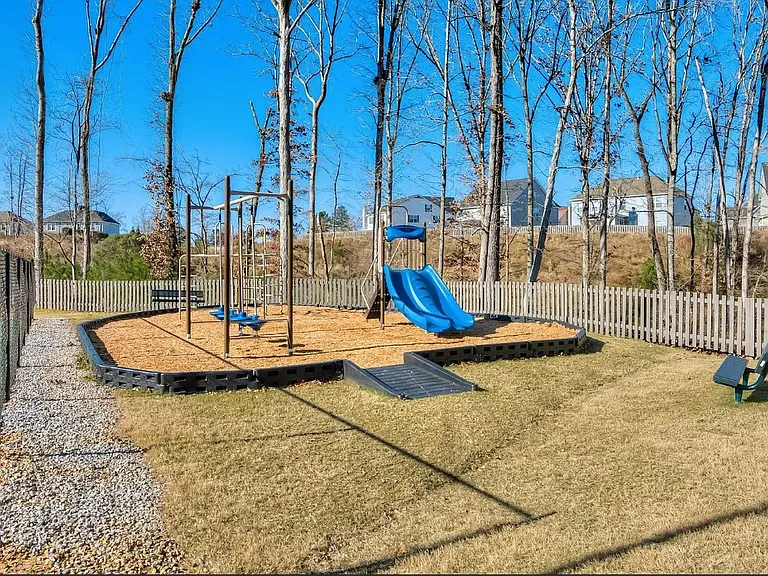 540 Vinings Dr — Photo 50