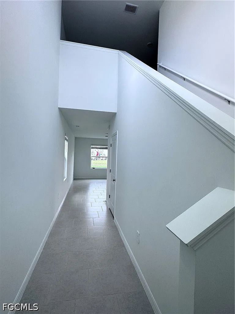 4 bed, 2.5 bath, 1874 sqft, $2,350 — Photo 3