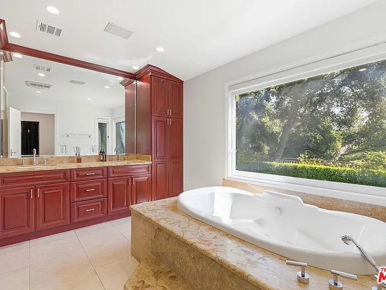 999 Casiano Rd — Photo 22
