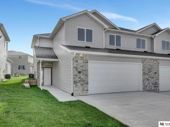 5075 W Stampede Ln, Lincoln, NE 68528