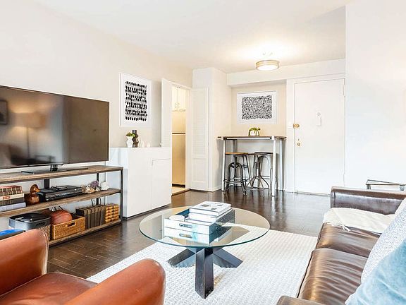 3rd image of 345 E 69th St APT 8B