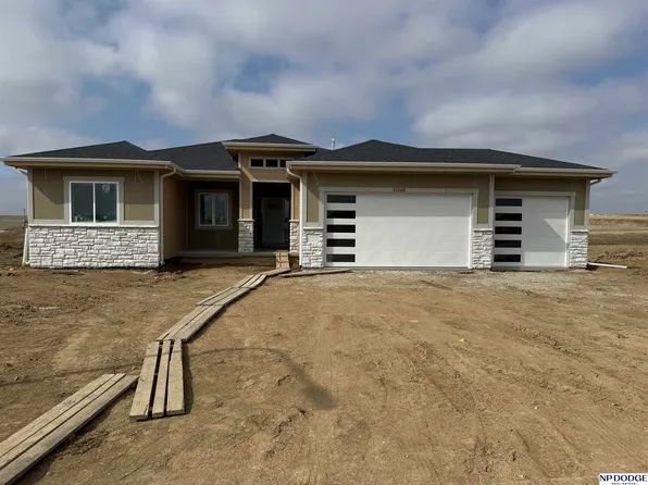 11116 S 220th St, Gretna, NE 68028