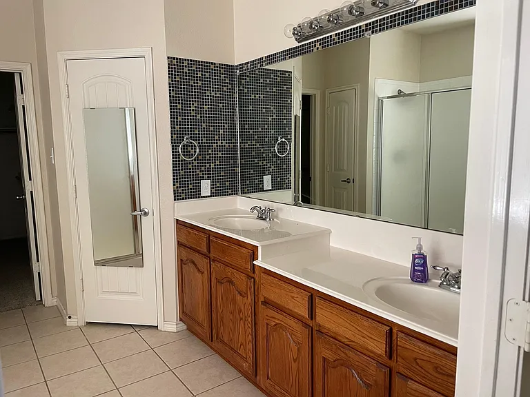 332 Kansas Trl — Photo 18