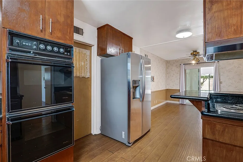 3 bed, 1383 sqft, $3,800 — Photo 4