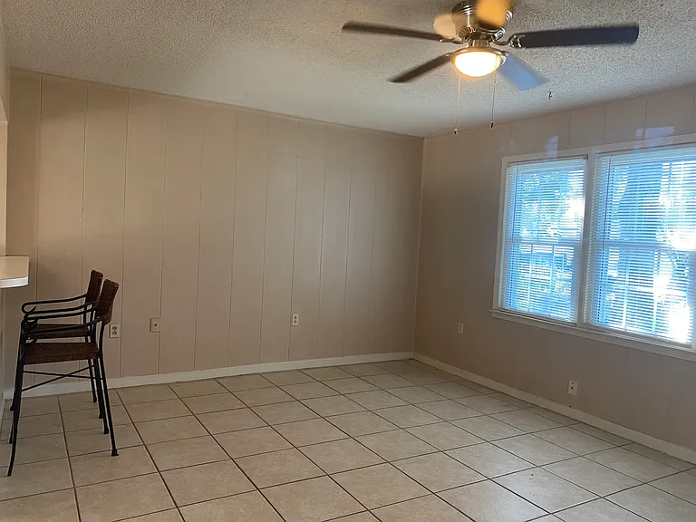 4405 Lakeside Dr — Photo 4