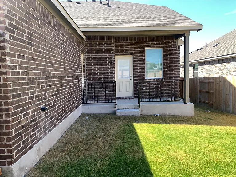 2913 Sage Ranch Dr — Photo 35