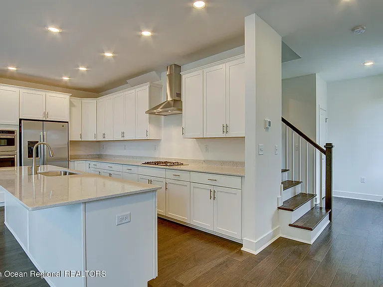 101 Pilot St — Photo 3
