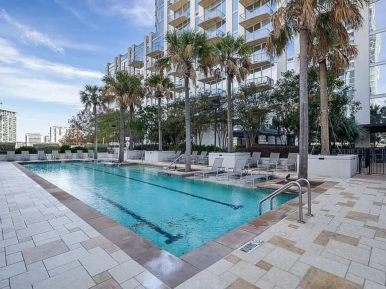 1 bed, 728 sqft, $3,000 — Photo 4