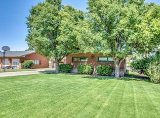 1010 Zephyr St, Plainview, TX 79072