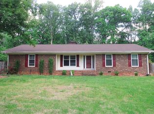 8012 Tam Oshanter Dr, Greensboro, NC 27409