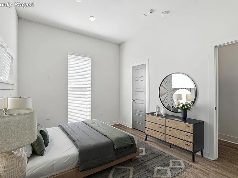 1824 Greentree Ln — Photo 31