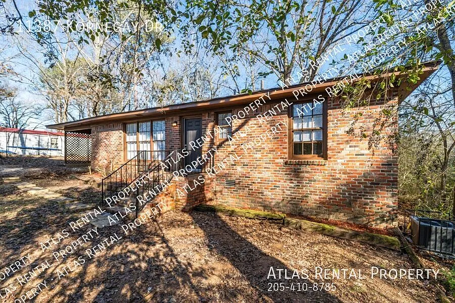 Brick Beauty in McCalla Fenced Yard, Big Kitchen, & Gorgeous Updates! — Photo 2