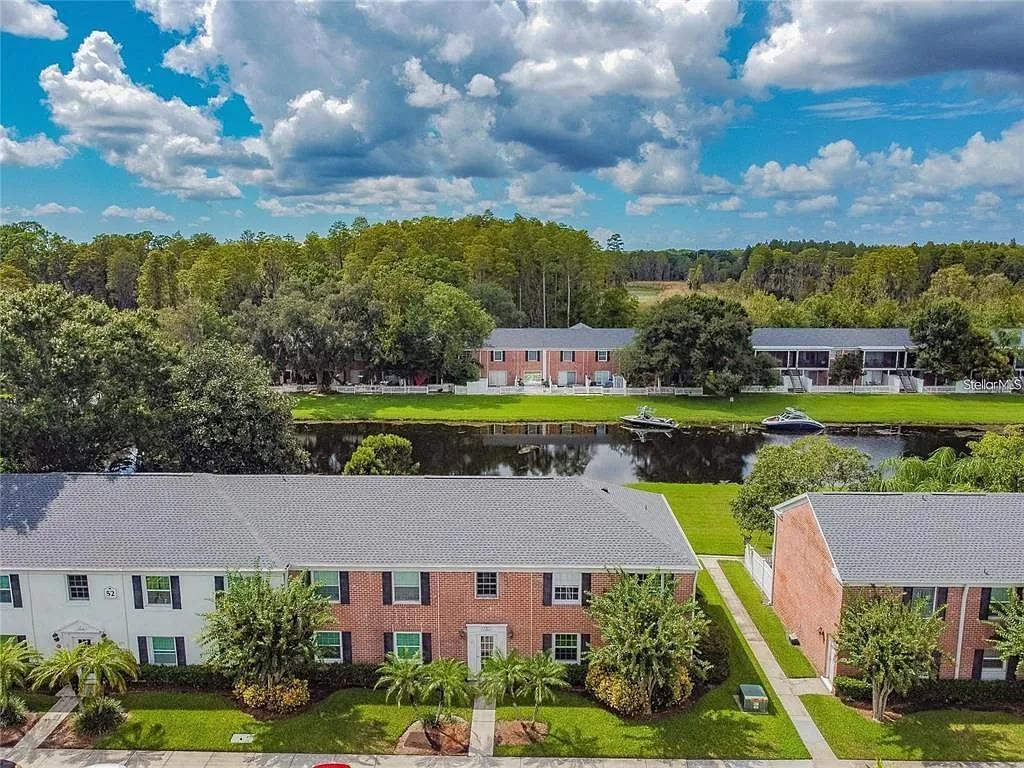 2 bed, 1.5 bath, 1088 sqft, $1,699 — Photo 1