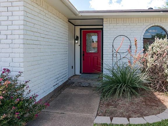 4th image of 6805 Glenhurst Dr