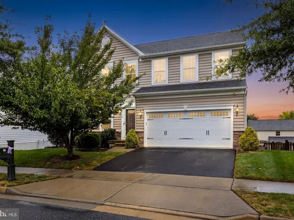 36 Black Forest Ln, Lovettsville, VA 20180