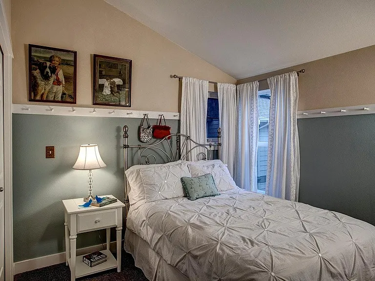 Second master suite with