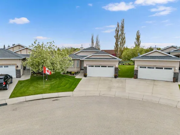 310 W Riverside Gdns NW, High River, AB T1V 1Y9