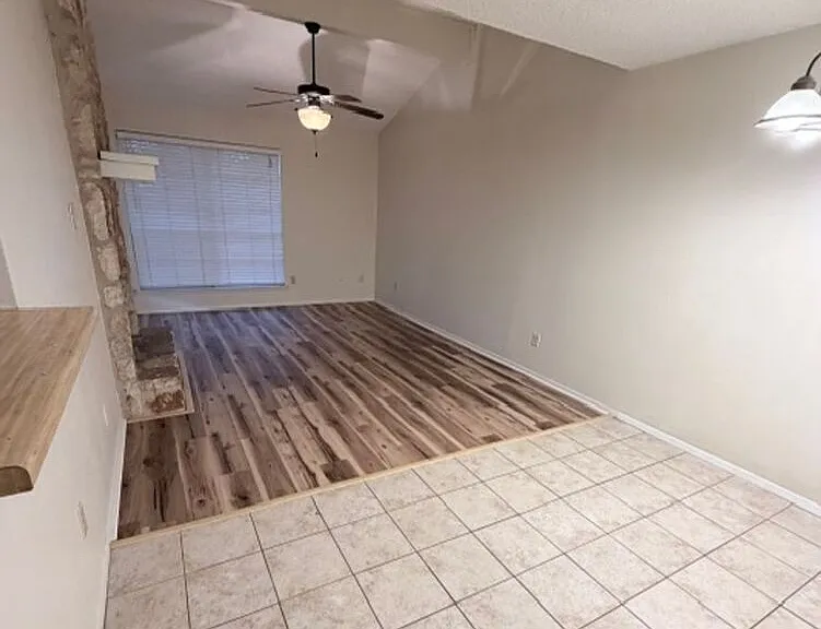 1202 Royal Crest Dr — Photo 10