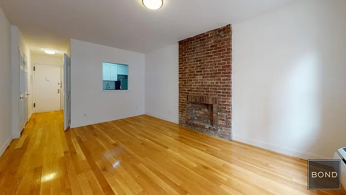 Rented by Bond New York | media 8