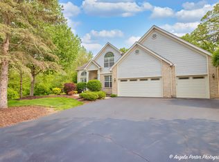 578 Sycamore Cir, Wauconda, IL 60084