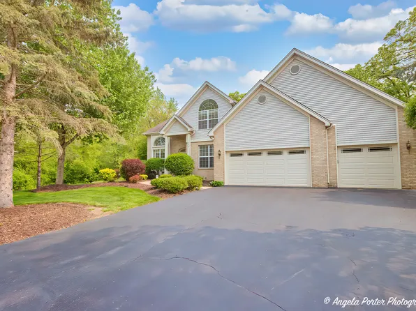 578 Sycamore Cir, Wauconda, IL 60084