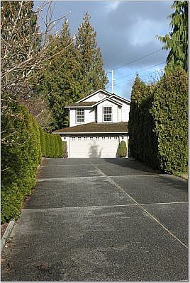 Long driveway for privacy!