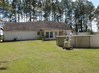 30 Hickory Ln, Nicholls, GA 31554