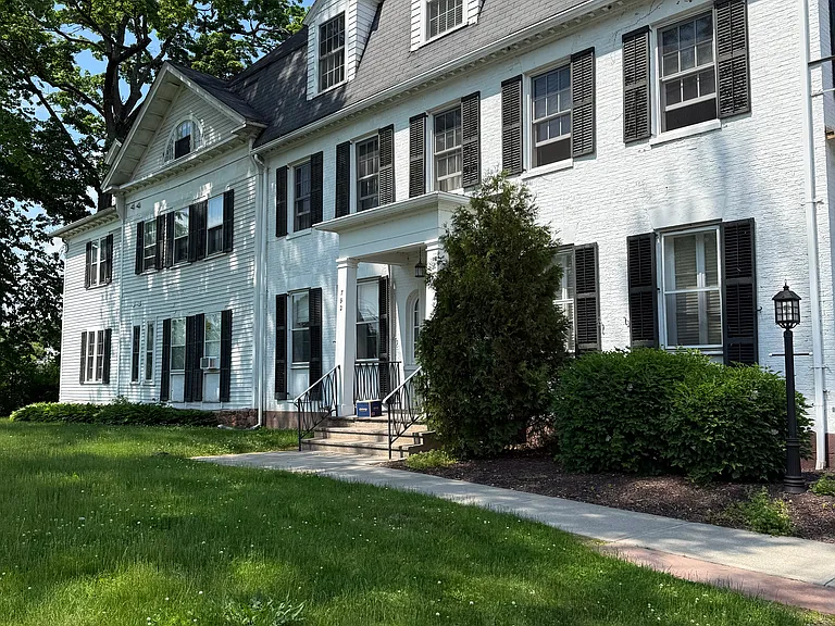 792 Farmington Avenue
Farmington CT.
