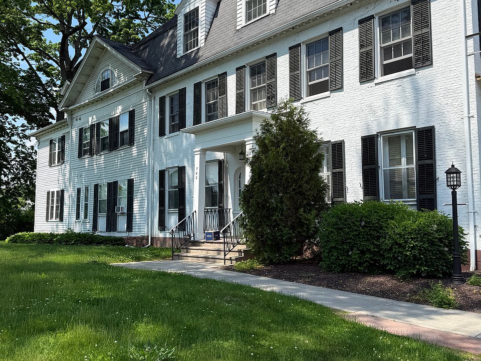 792 Farmington Avenue
Farmington CT.