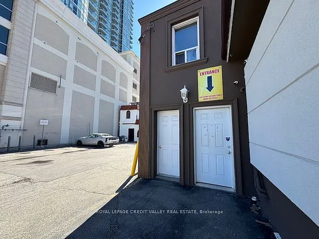 23 George St N — Photo 5
