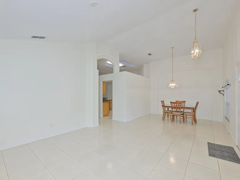 1147 Timber Trace Dr — Photo 5