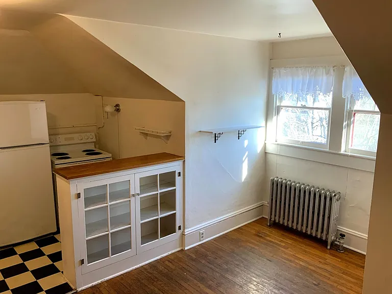 1176 Mill St #6 — Photo 7