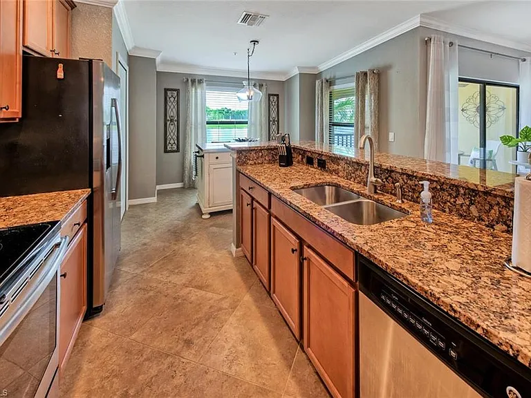 9513 Avellino Way #2024 — Photo 10